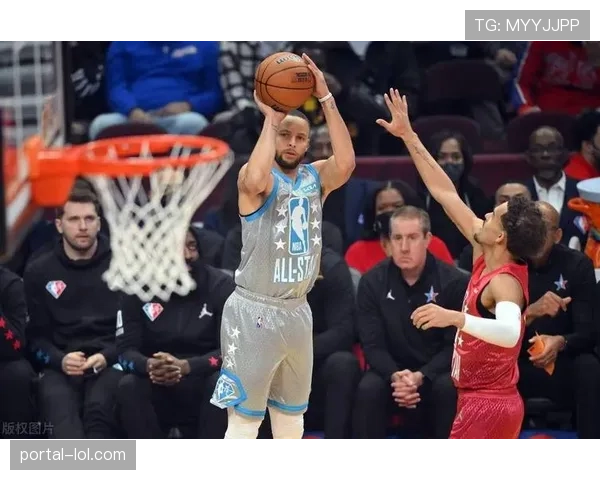 全明星赛奥贡博瓦尔轰34分，创得分纪录。